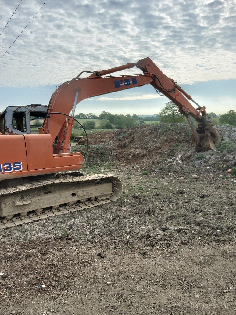 /photos/162688635020200427_Hitachi135.jpg